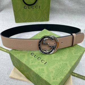 Gucci Belt with Logo and Interlocking G Buckle Grained Calfskin Taupe/Silver