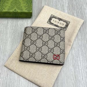 Gucci Small Bifold Wallet with GG Logo In GG Supreme Canvas Beige/Red
