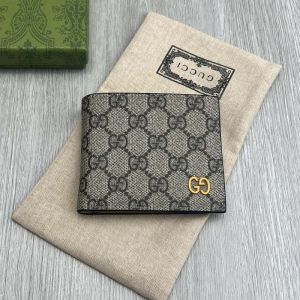 Gucci Small Bifold Wallet with GG Logo In GG Supreme Canvas Beige/Yellow