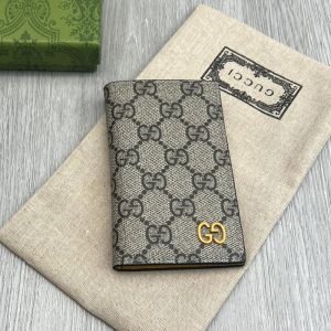 Gucci Medium Card Holder with GG Logo In GG Supreme Canvas Beige/Yellow