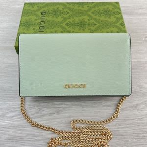 Gucci Large Chain Wallet with Logo Script In Leather Green