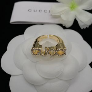 Gucci Diamond Letter Ring In Gold