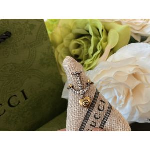 Gucci GG Heart Charm Crystal Anchor Ring In Gold
