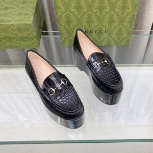 Gucci Vegas Platform Loafers Women Crocodile-Embossed Leather Black