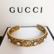 Gucci Interlocking G Crystal Flower Carve Bracelet In Gold/White
